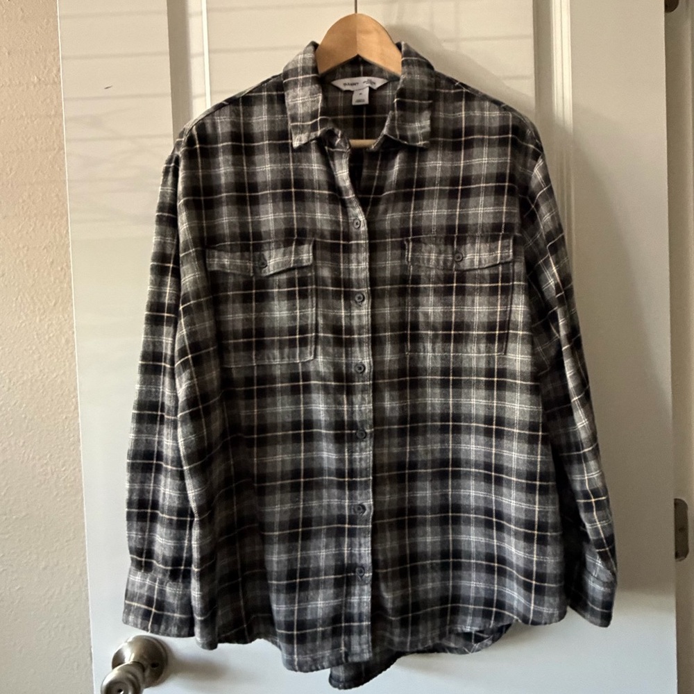 Old Navy Gray and Black Plaid Boyfriend Shirt
